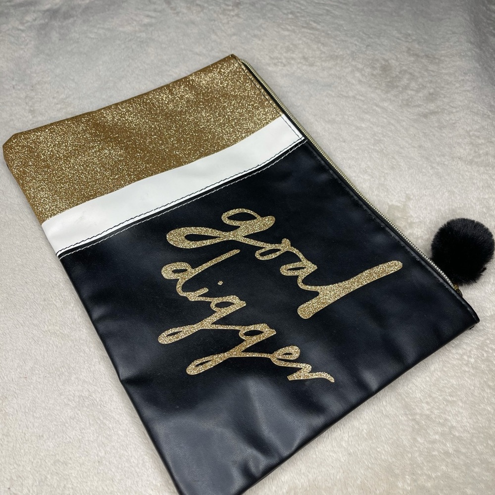 POUCHES - Picture 6 of 13